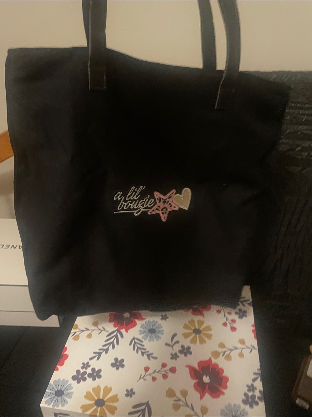Cosmetic goodie bag with tote bag lot - Picture 15 of 17
